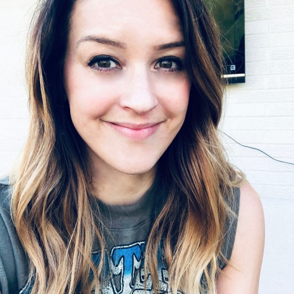 Meet your Posher, Holly - Picture 2 of 2